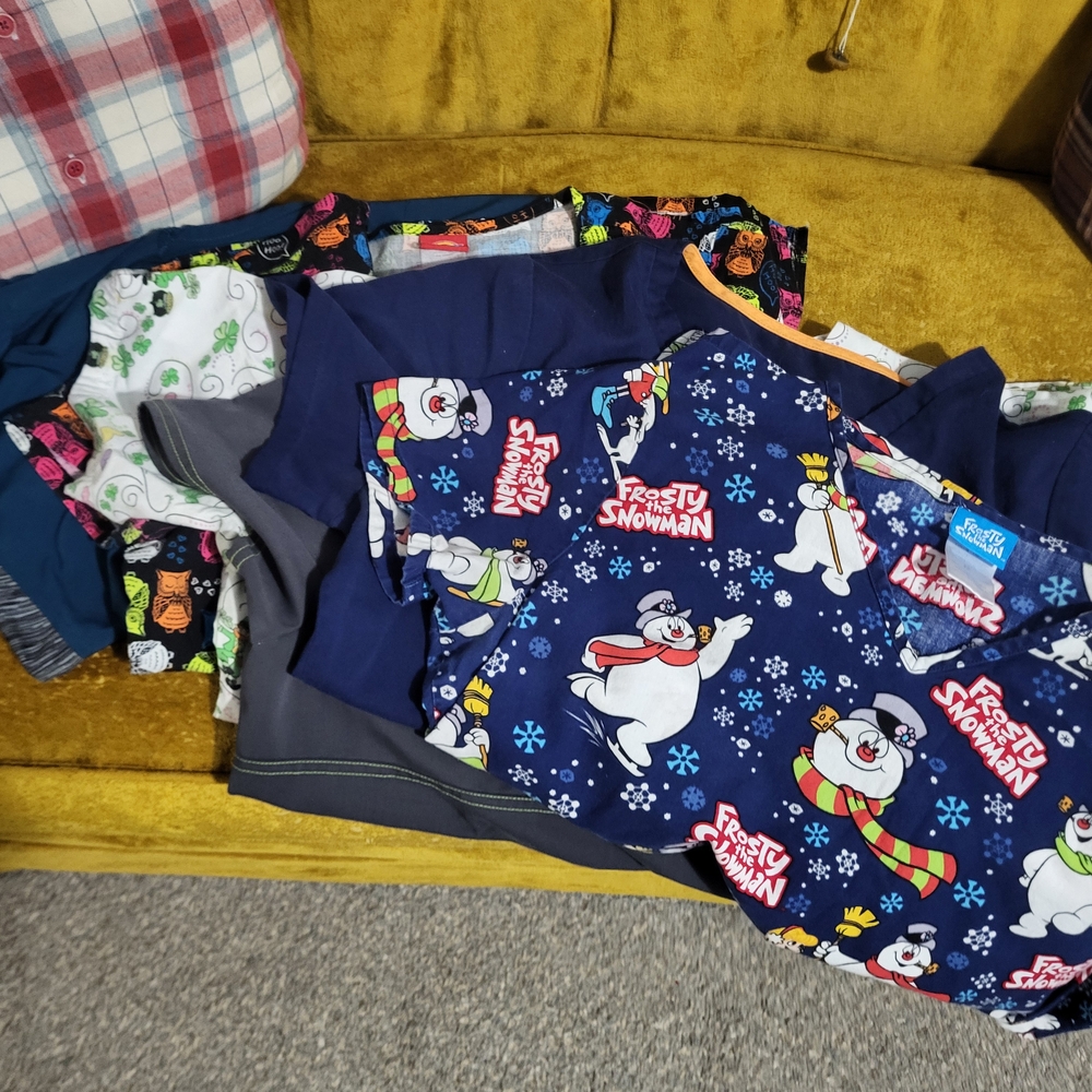 6  Scrub Tops Md